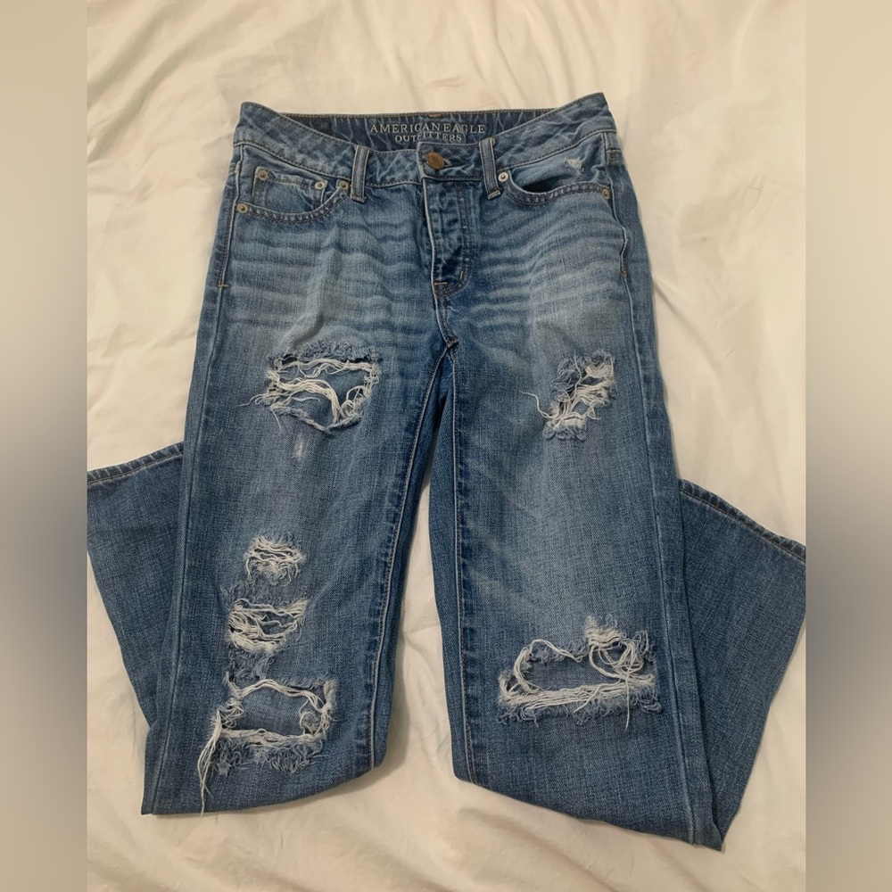 American Eagle Boyfriend Crop Ripped Denim Jeans